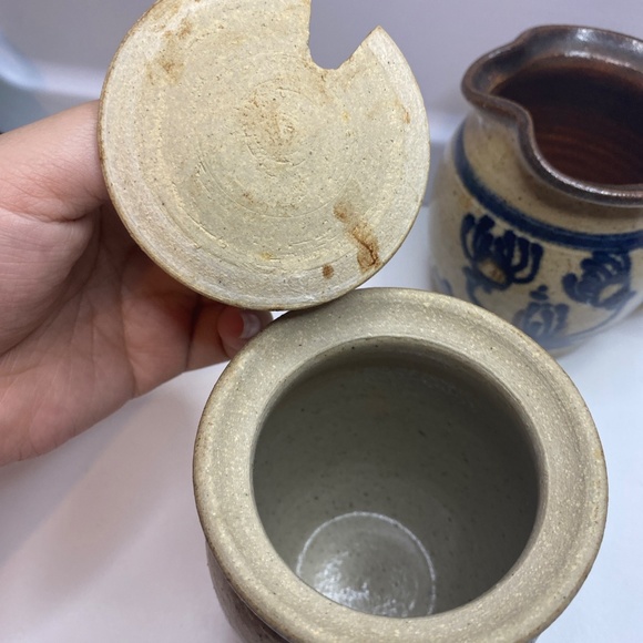 OSV Stamped Old Sturbridge Village Art Pittery Stoneware Flora Jar And Pitcher - Picture 3 of 15